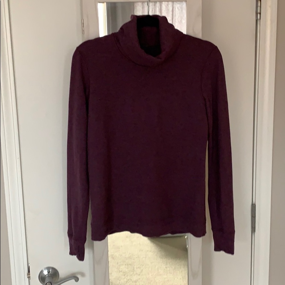 Lululemon turtleneck reversible top
